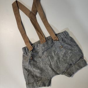 babe suspender shorts 12 to 18 m
